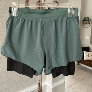 Lululemon Fast and Free lined 4” inseam shorts